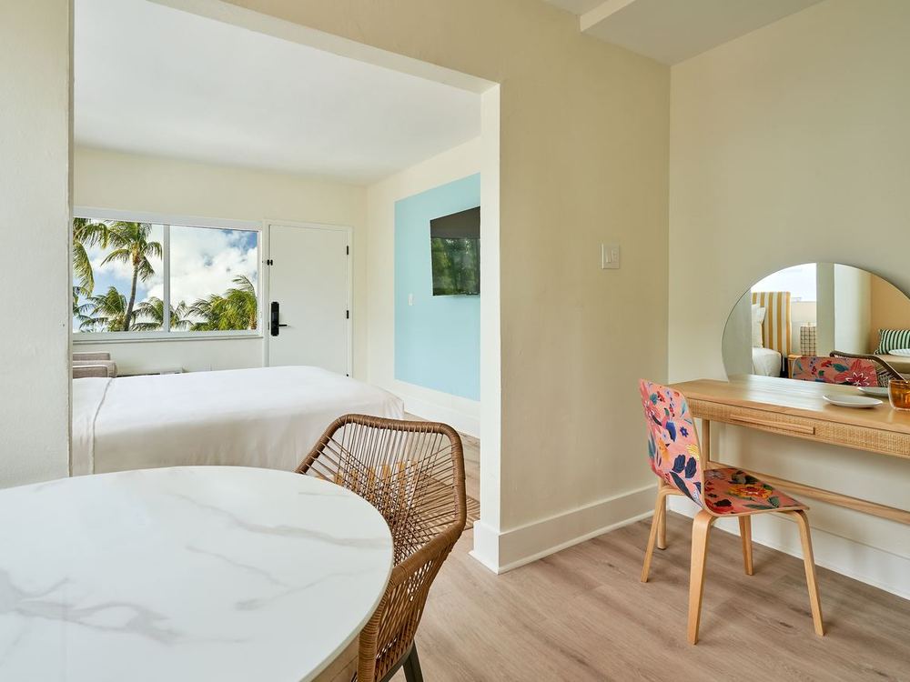 Queen Suite kitchen